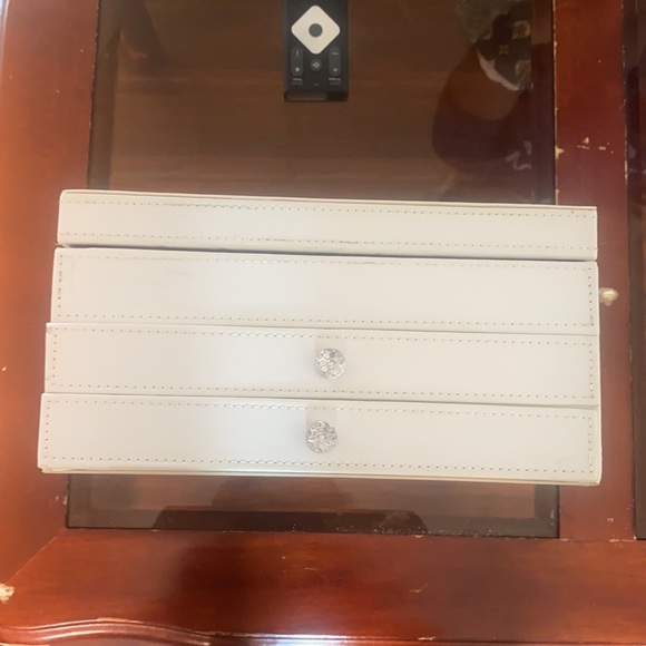 Jewelry box - Picture 3 of 4